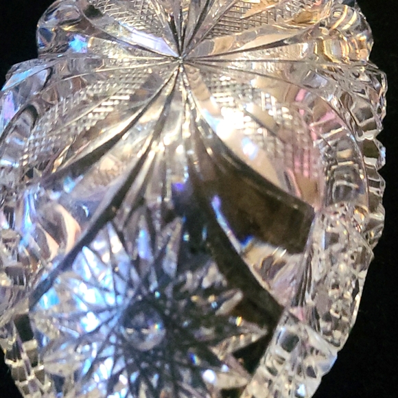 Flolded Flower Nappy Dish - Picture 4 of 4